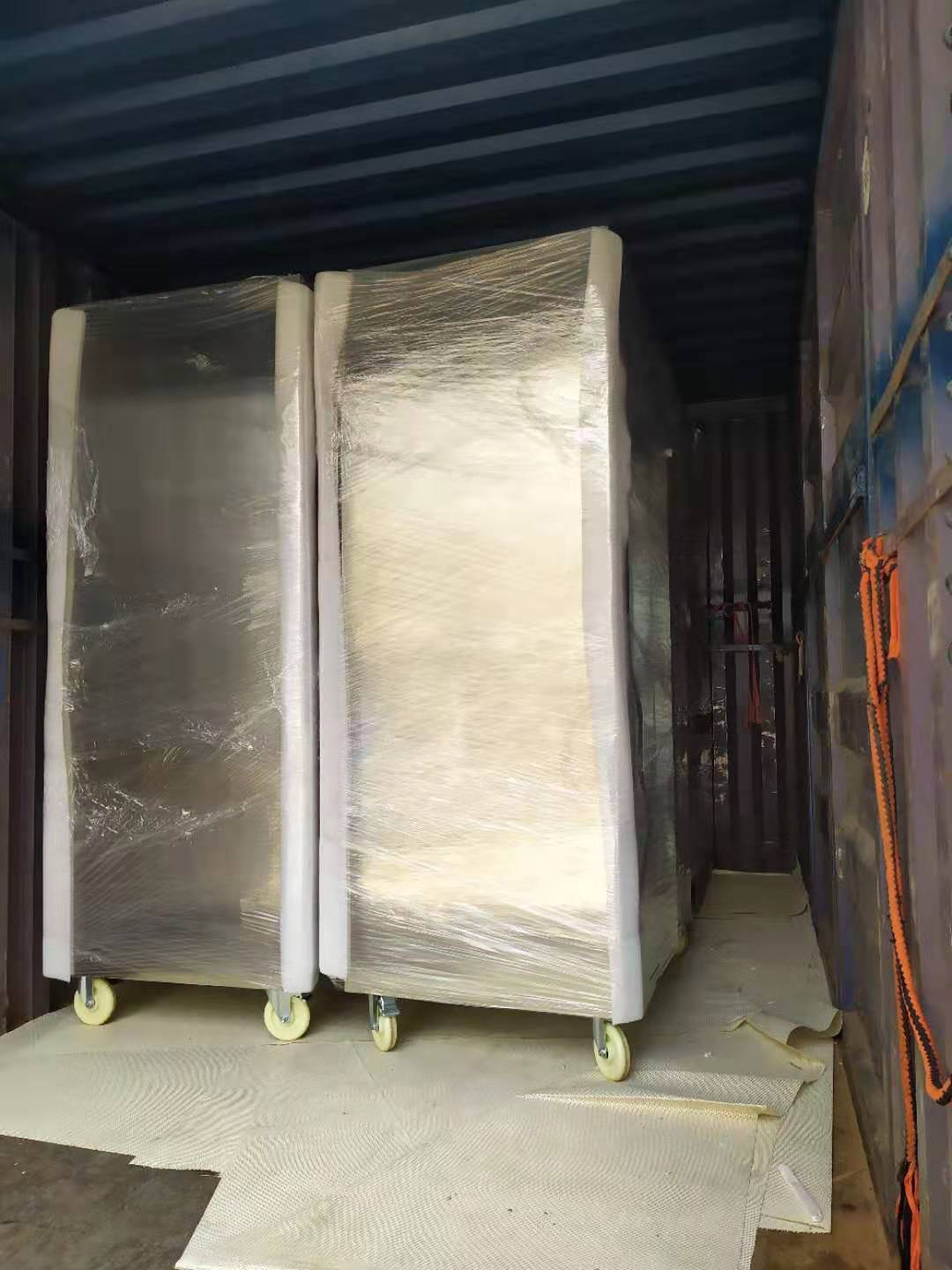 陕西客户4台1000L不锈钢门恒温恒湿柜出货1.jpg