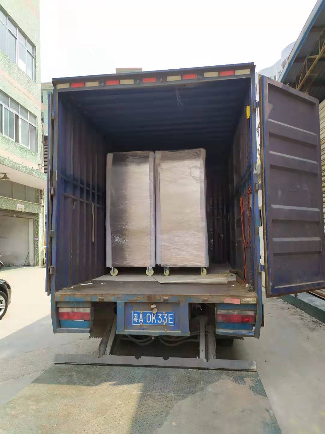 陕西客户4台1000L不锈钢门恒温恒湿柜出货2.jpg